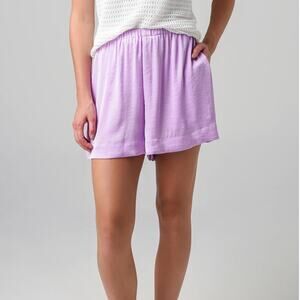 Vince Pleated Satin Lilac Pull On Shorts Purple Size Large